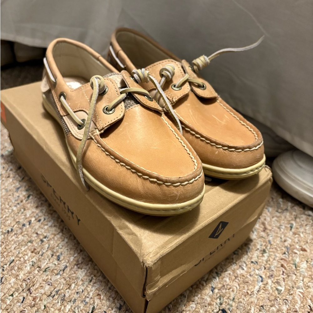 Sperry women’s boat shoes